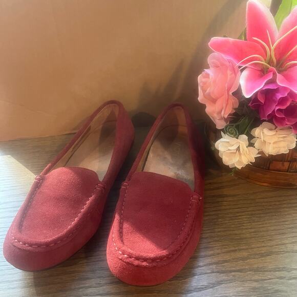 Vionic Shoes Debbie Slip On Loafers Red Suede Casual Round Toe Women's Size 7.5 - Picture 1 of 8